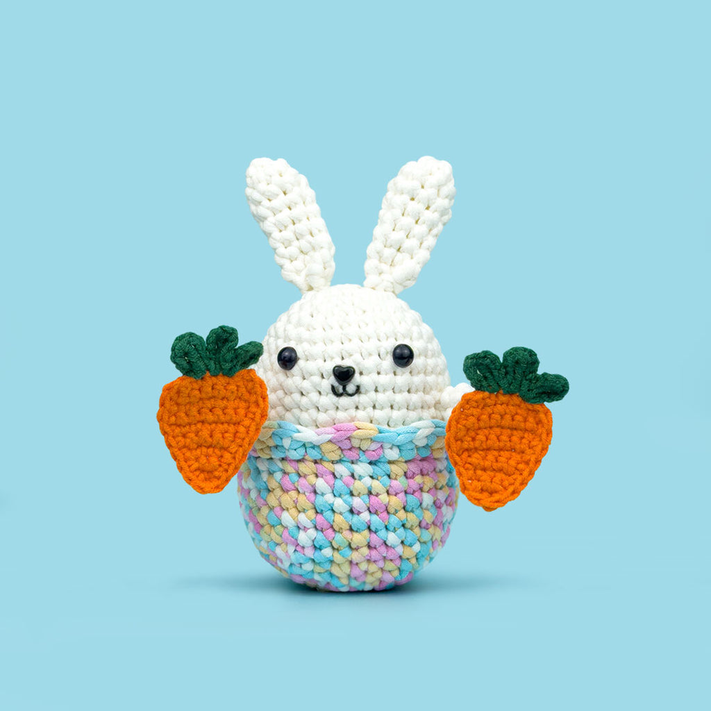 The Cute Crochet beginner kit - multicolor yarn bunny with Carrot Fidget Spinner
