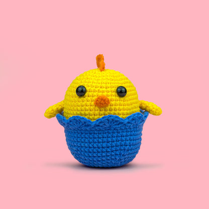 The Cute Crochet beginner kit - yellow chick in blue egg shell