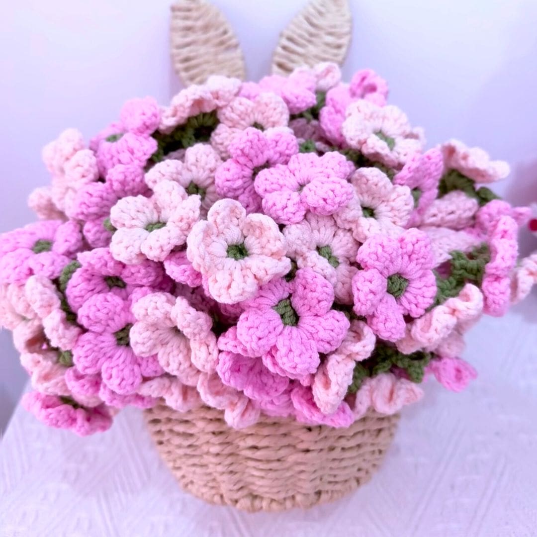 Crochet Hydrangea Blanket Pattern - TheCuteCrochet