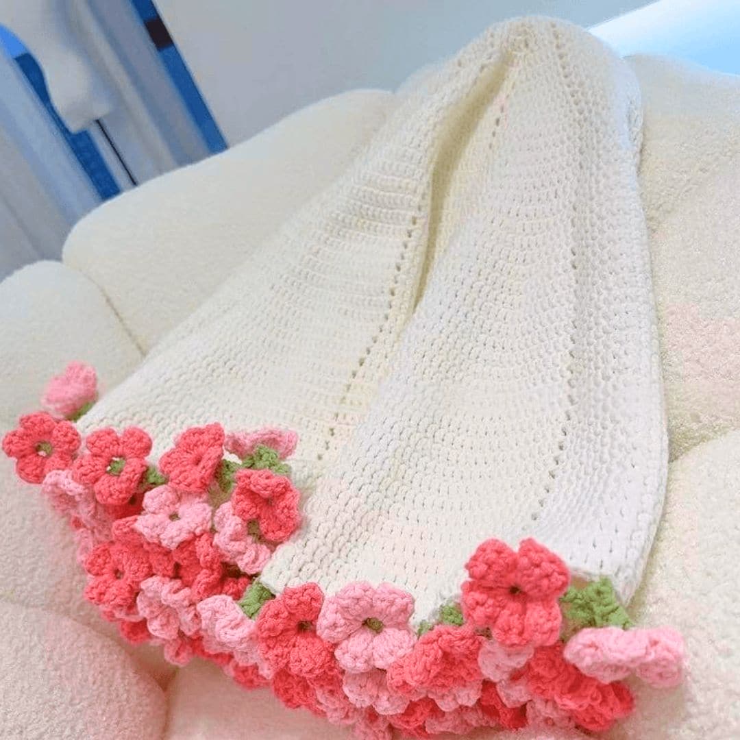 Hydrangea Crochet Bouquet Blanket - TheCuteCrochet