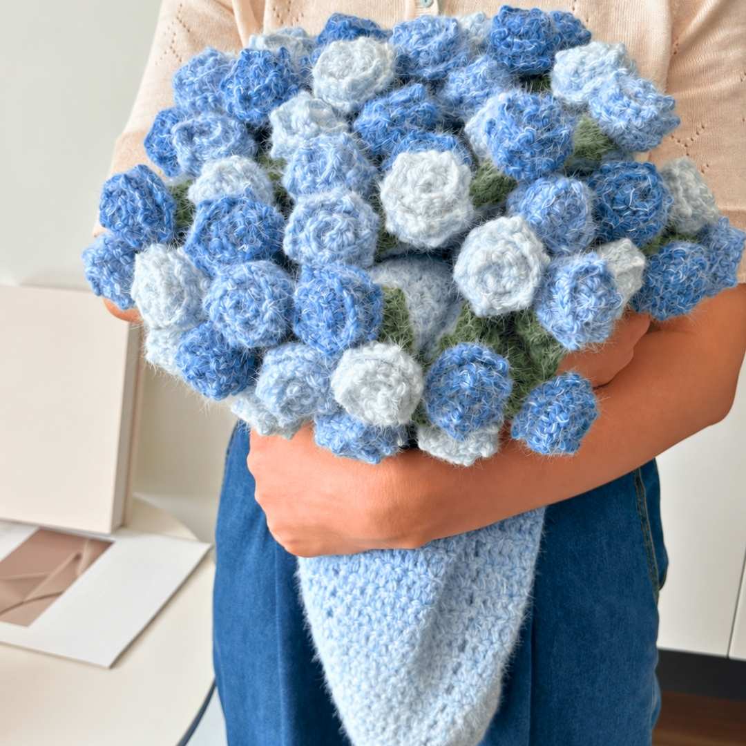 Ombre Rose Crochet Bouquet Blanket Kit - TheCuteCrochet