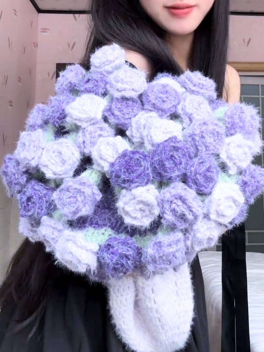Ombre Rose Crochet Bouquet Blanket Kit - TheCuteCrochet