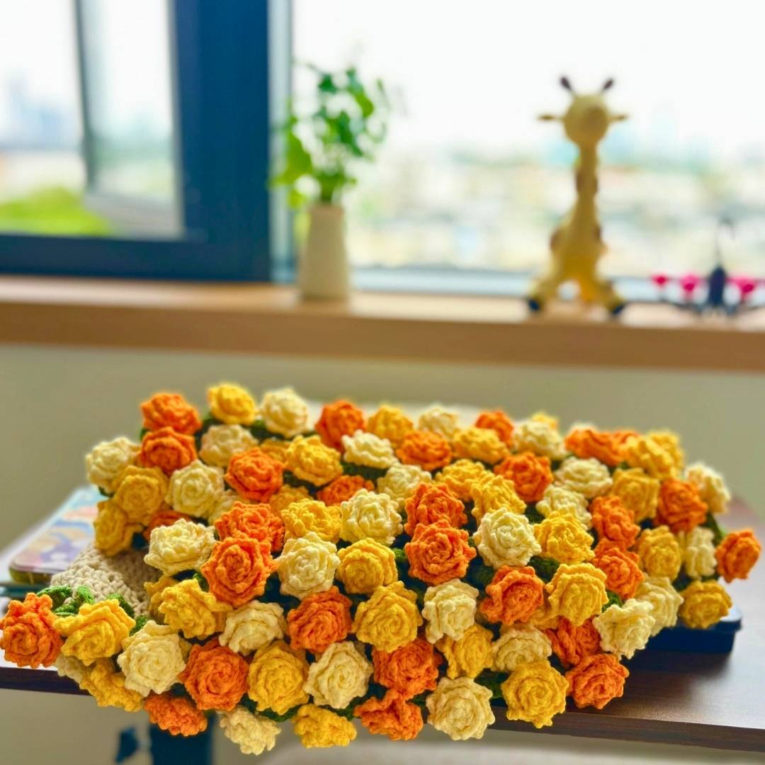 Pointed Rose Crochet Bouquet Blanket - TheCuteCrochet